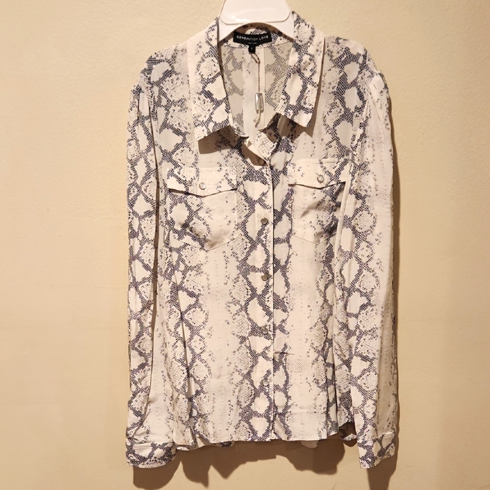 ❤️ NWOT! GENERATION LOVE SILK PYTHON PRINT TOP WI… - image 1